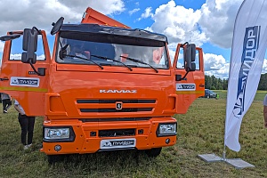 КАМАЗ-65115 зерновоз представили на выставке «День поля — 2026» в Нижнем Новгороде